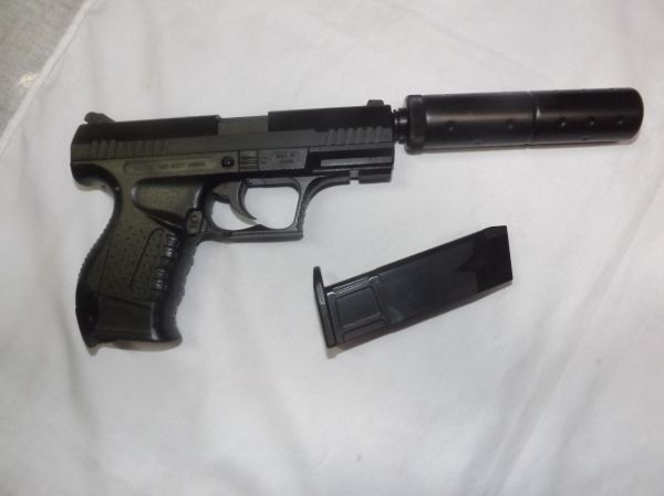 Walther com silenciador