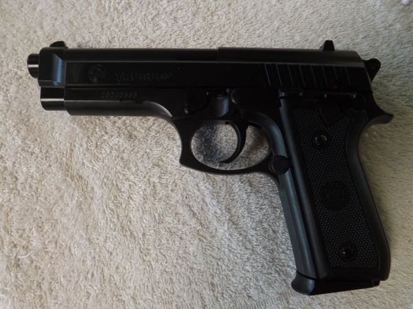 Taurus PT 92 (Cód. 15)