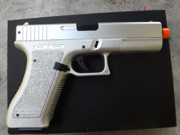 Glock G17 cromada